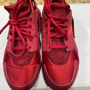 Nike Women’s Red Hurache